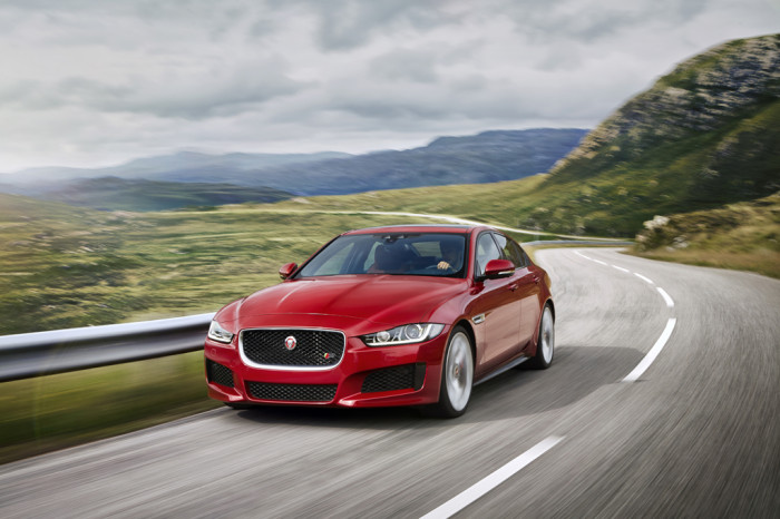 JAGUAR_XE_S_DYNAMIC_03