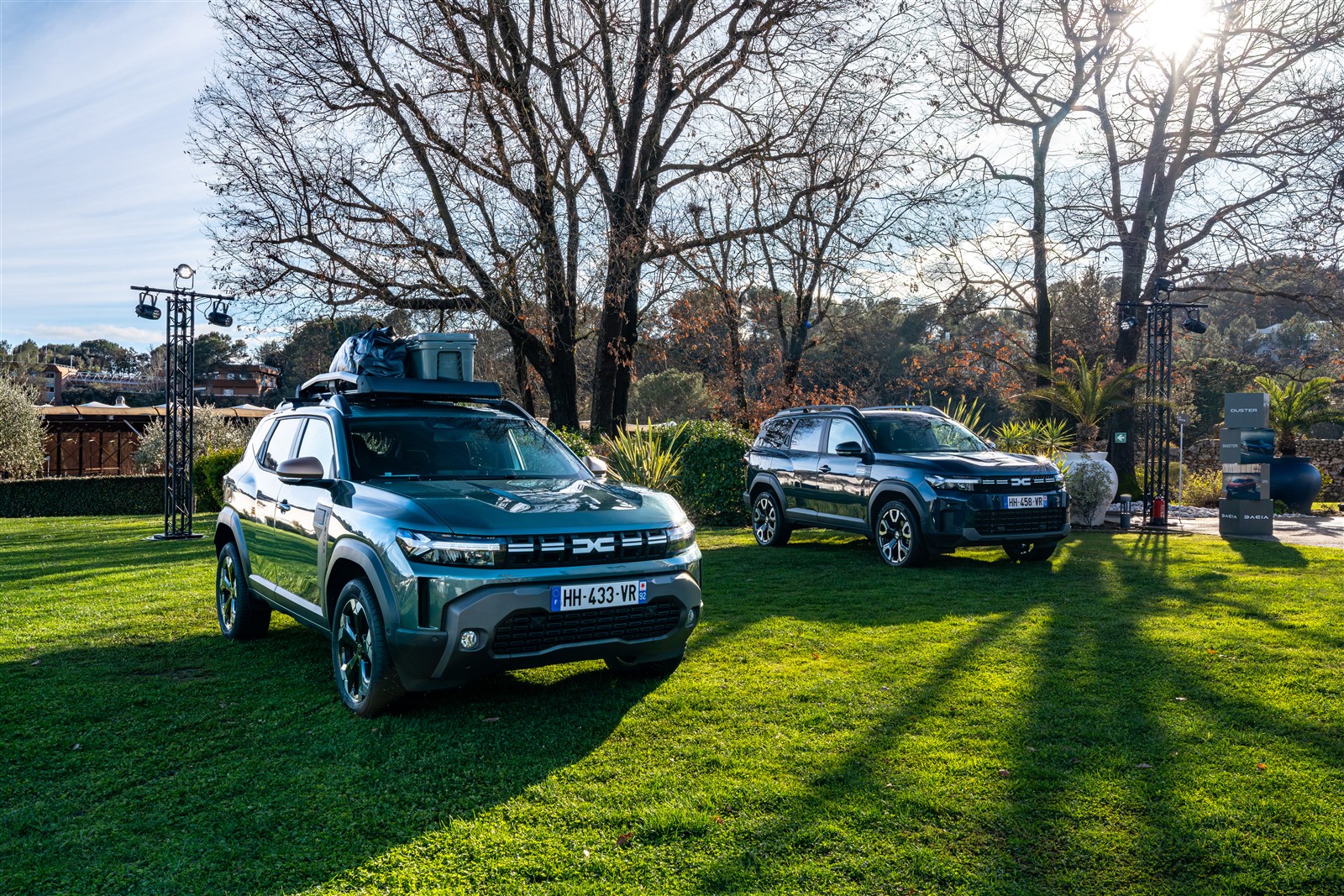 Dacia Duster si Dacia Bigster Hybrid-G 4x4