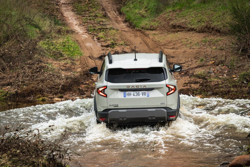 Test Drive Dacia Duster Hybrid-G 4x4 Aut