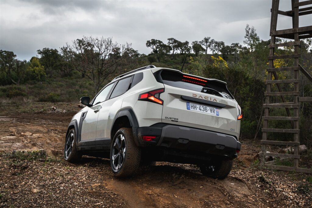 Test Drive Dacia Duster Hybrid-G 4x4 Aut