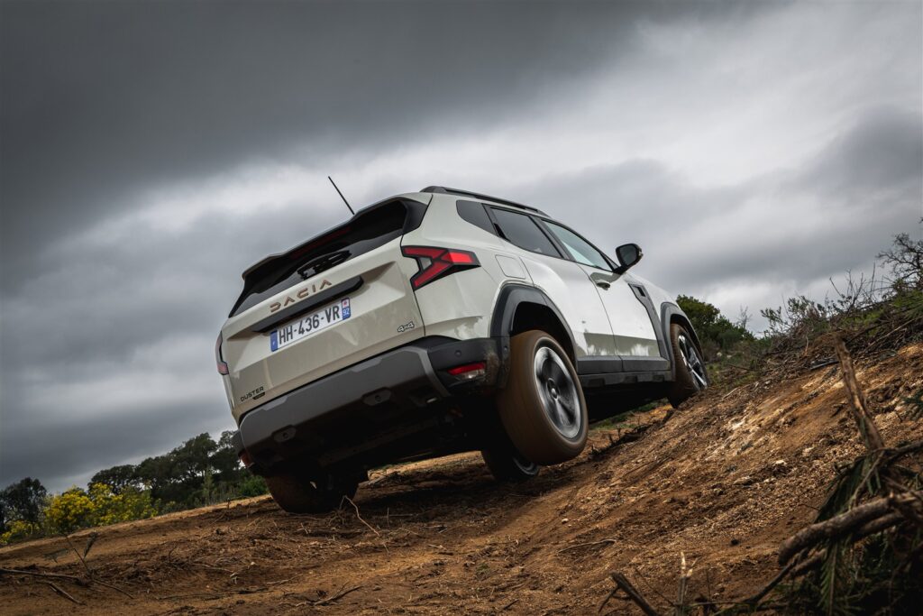 Test Drive Dacia Duster Hybrid-G 4x4 Aut 