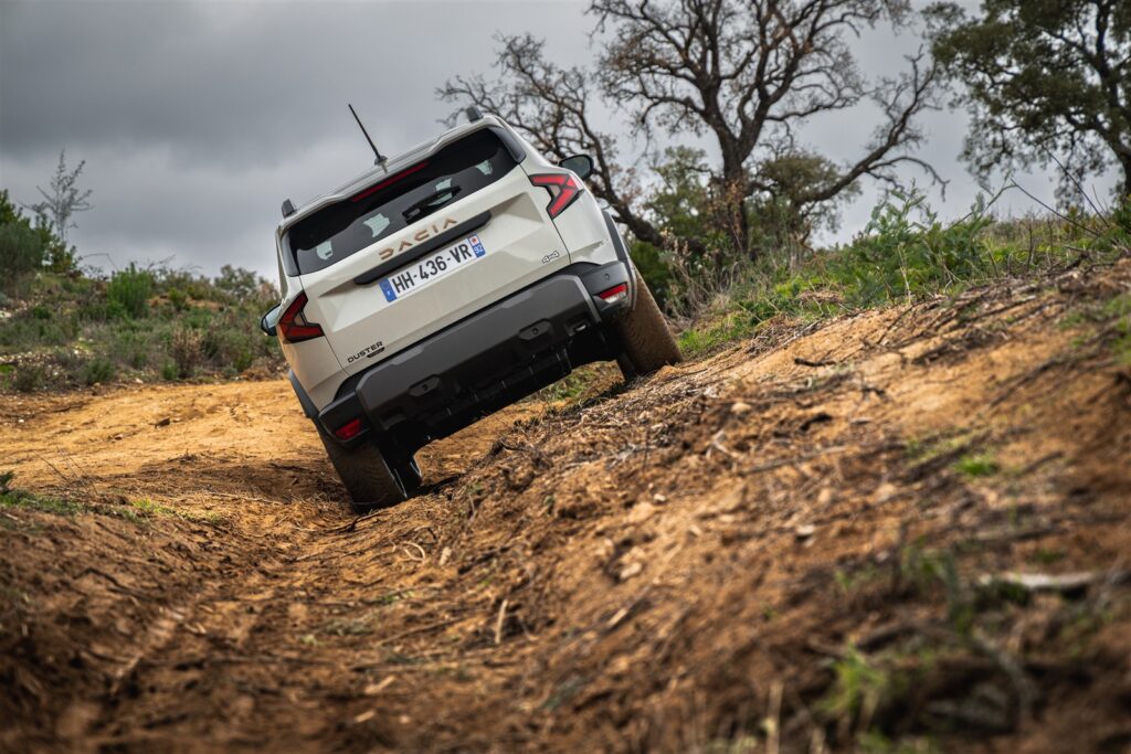 Test Drive Dacia Duster Hybrid-G 4x4 Aut