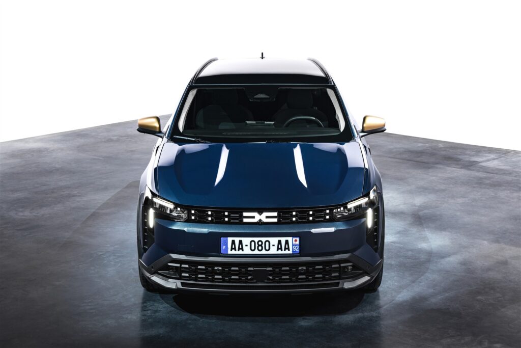 Prezentare Dacia Striker