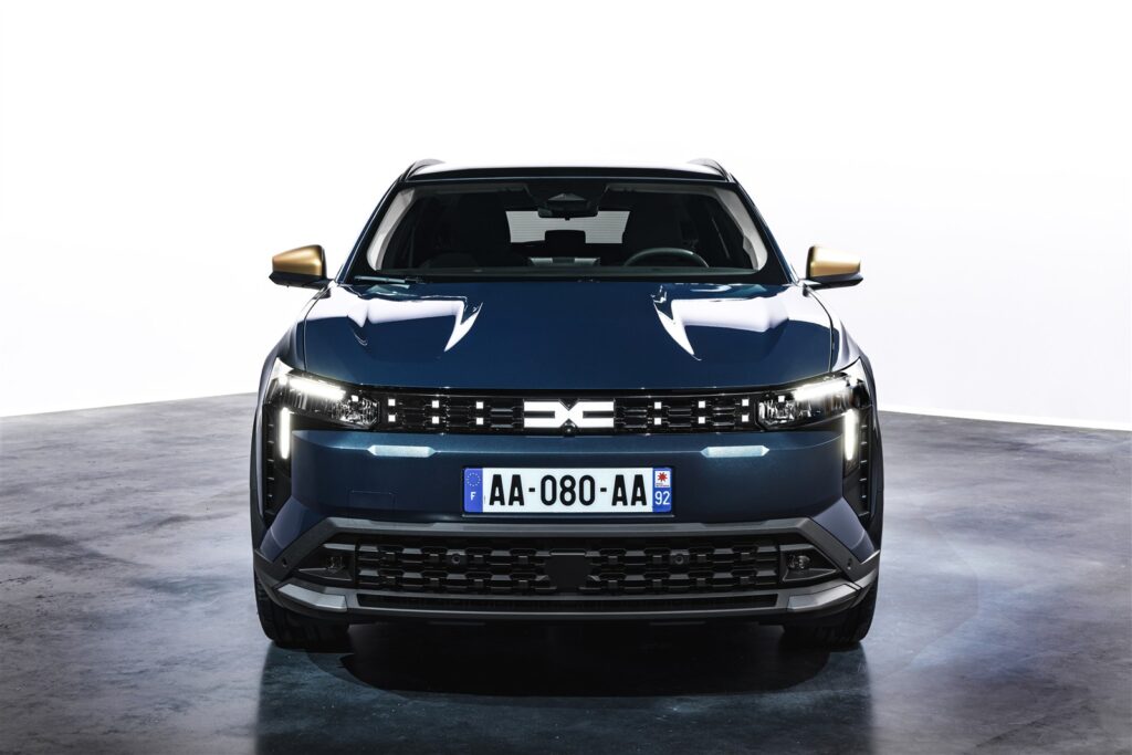 Prezentare Dacia Striker