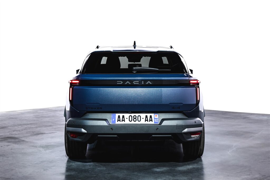 Prezentare Dacia Striker